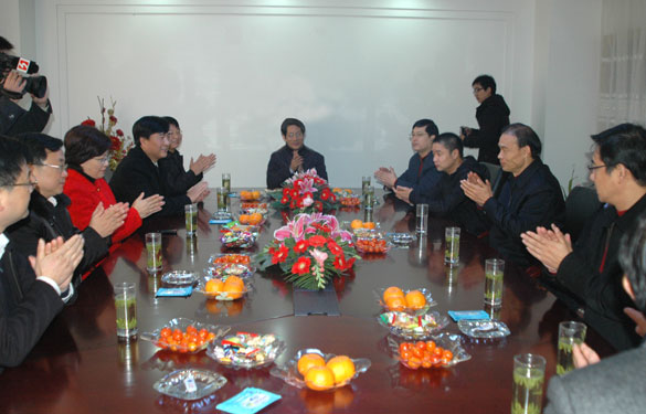 溧阳市委书记韩立明、市长盛建良一行来ag真人国际集团走访慰问