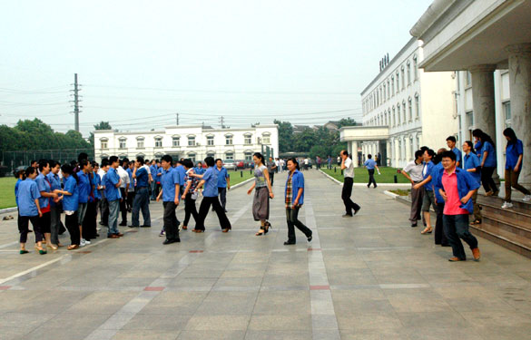 ag真人国际举行应急响应演练与消防知识培训