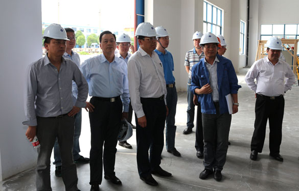 省经信委副主任陆元刚一行来ag真人国际电缆调研