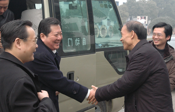 中国浦东干部学院副院长王金定一行来ag真人国际旅行考察