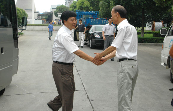 溧阳市市长盛建良一行来ag真人国际集团慰问一线员工