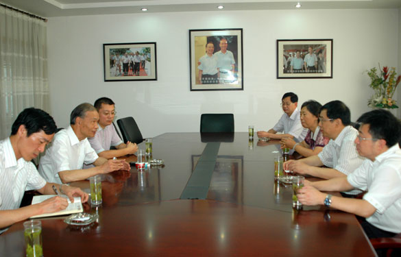 江苏省地税局副局长顾长虹来ag真人国际调研