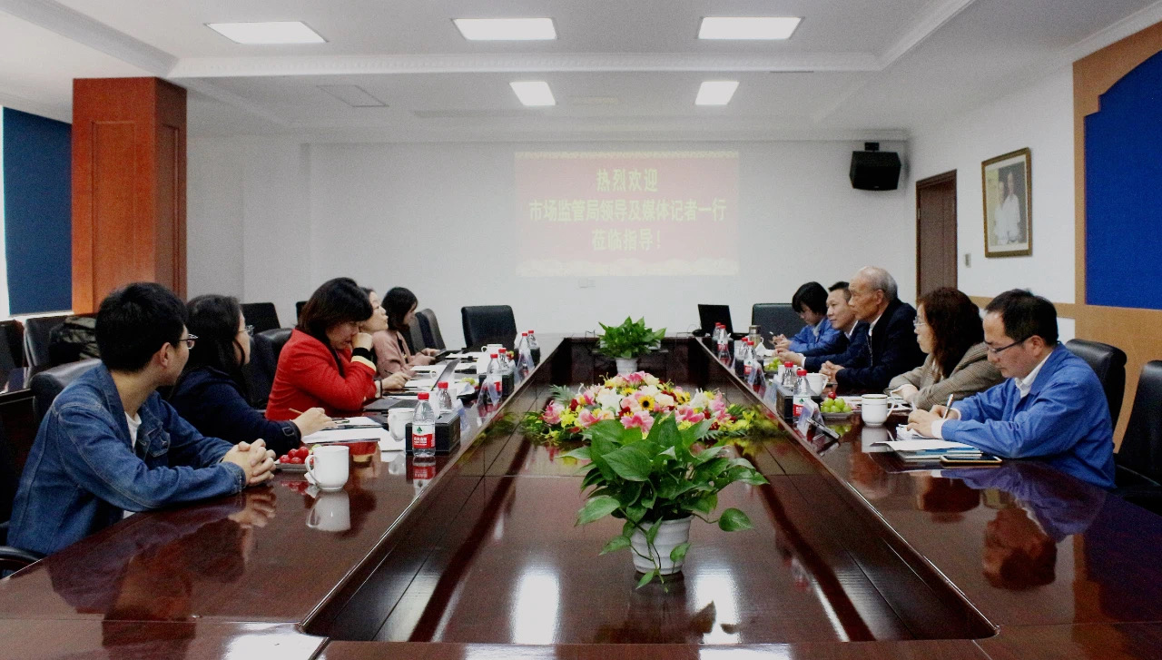 富厚“ag真人国际”文化内在 全力打造“ag真人国际”精品——丁山华董事长答记者问